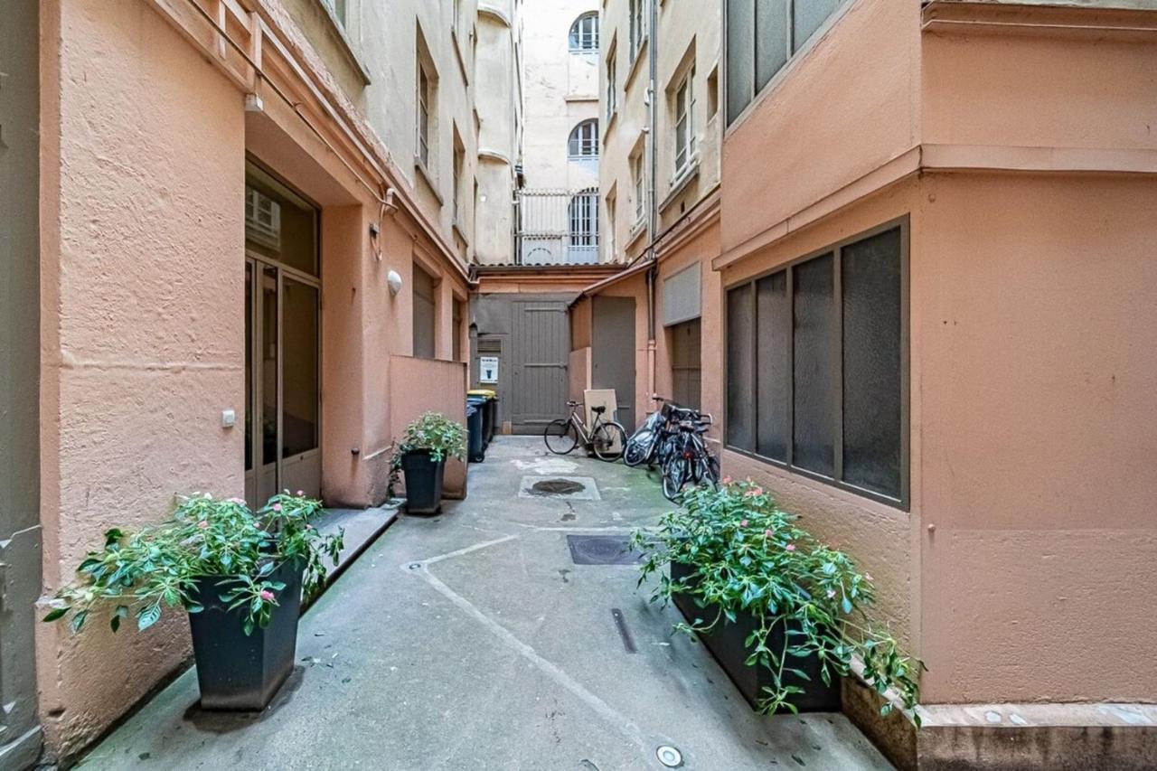 Le Petit Victor Hugo - Studio Bellecour Lyon Exterior photo